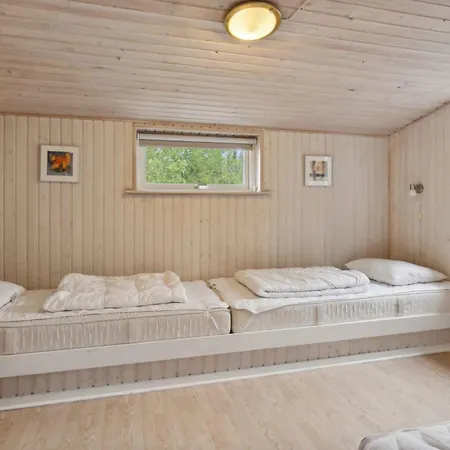 Nyaraló Classic Summer House 200 Meters From The Water, Børkop
