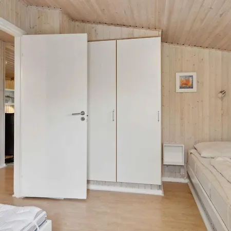 Hébergement de vacances Classic Summer House 200 Meters From The Water,